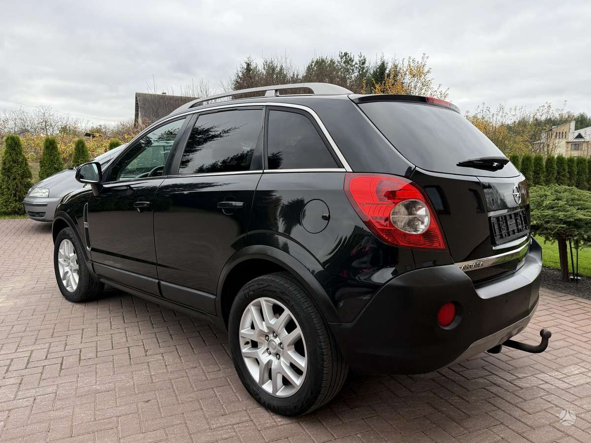 Opel Antara 2010 — rear view