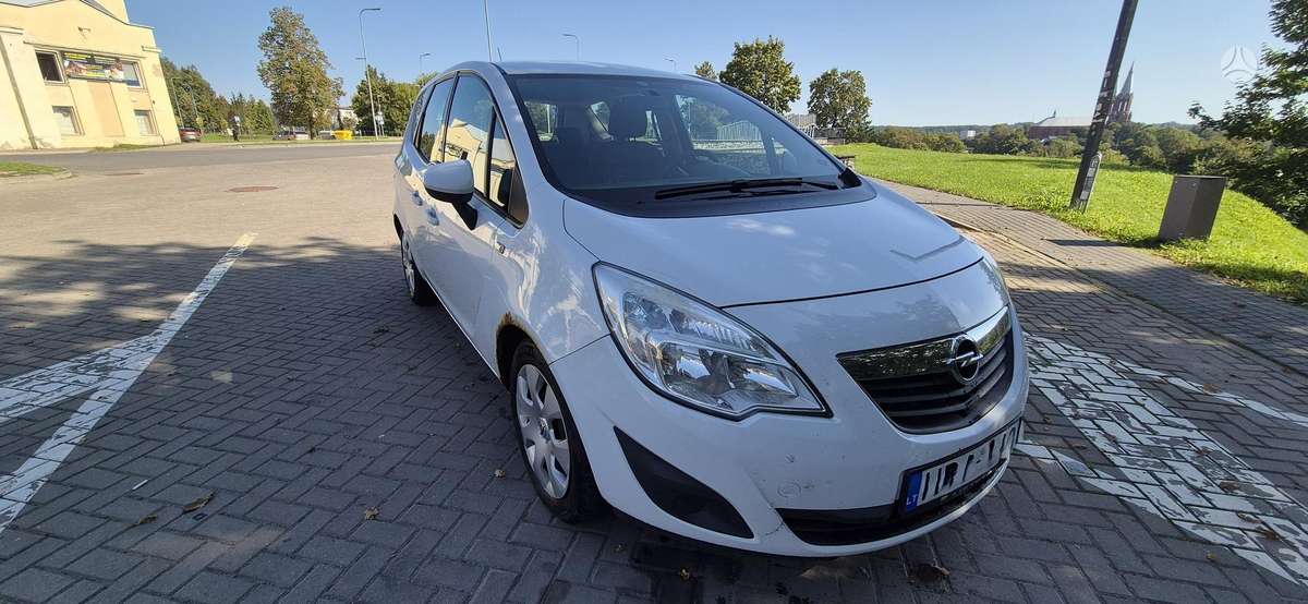 Opel Meriva 2010 — engine 1686 cm³, 110 HP (81kW)