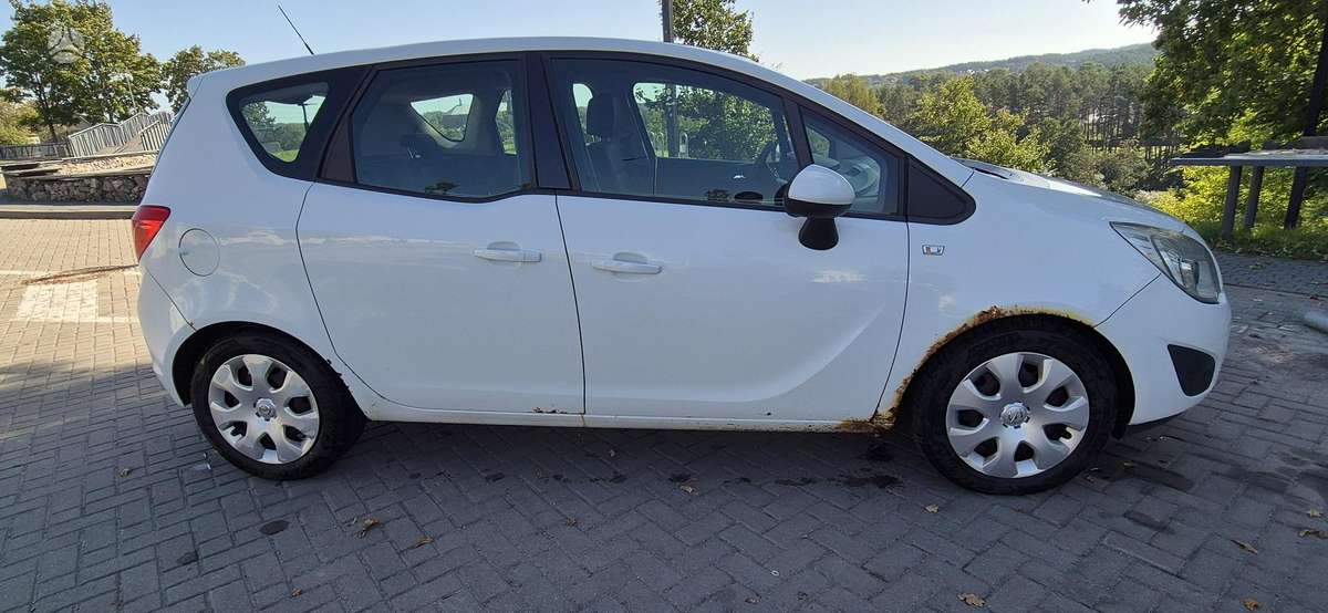 Opel Meriva 2010 — photo 5