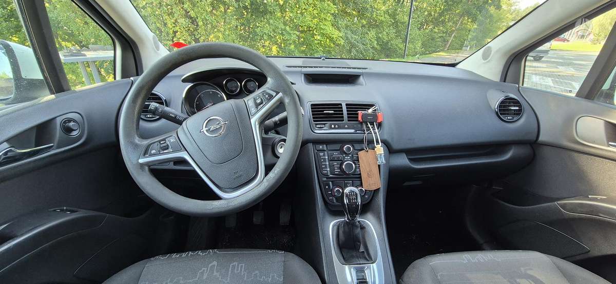 Opel Meriva 2010 — photo 9