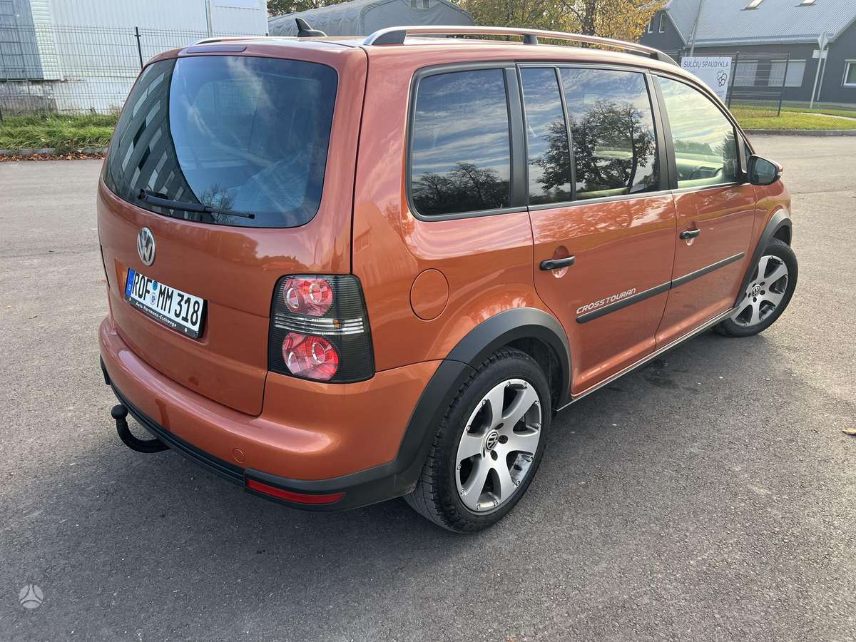 Volkswagen Cross 2009 — interior