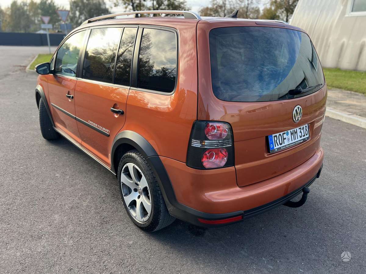 Volkswagen Cross 2009 — engine 1390 cm³, 140 HP (103kW)