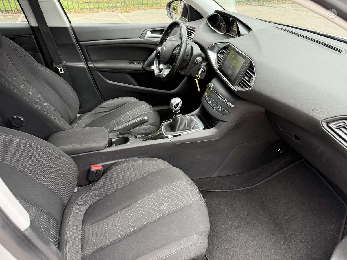 Peugeot 308 2015 — photo 6