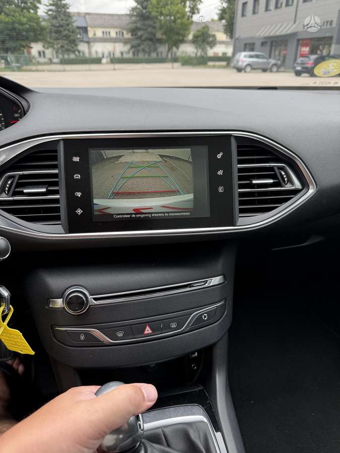 Peugeot 308 2015 — photo 7