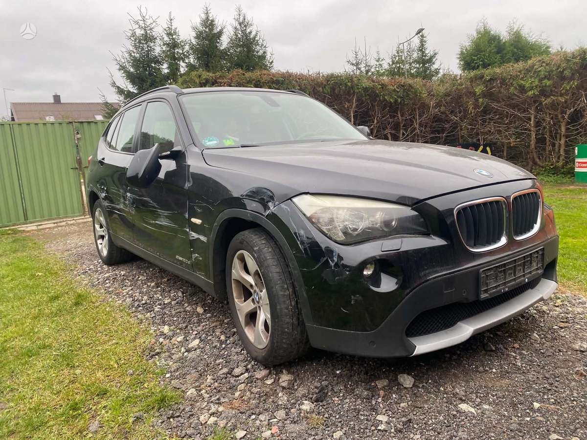 BMW X1 2010 — двигун 2000 cm³