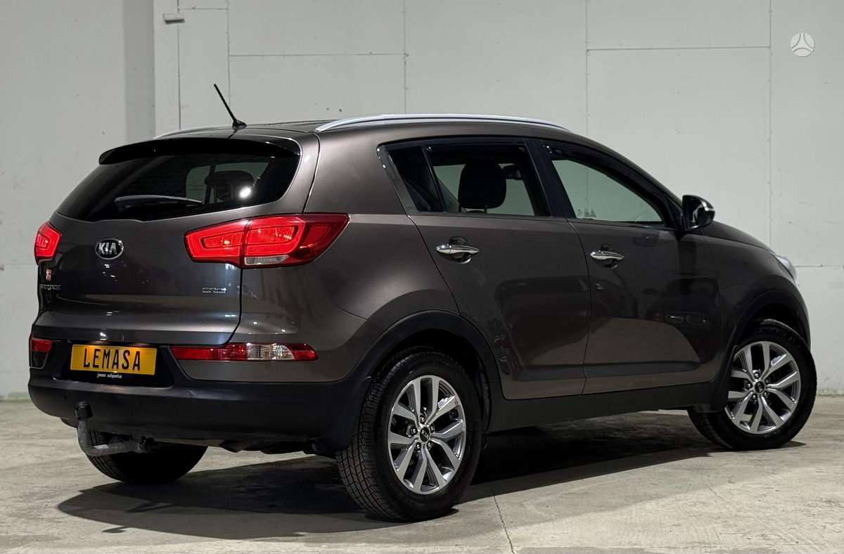 Kia Sportage 2015 — interior