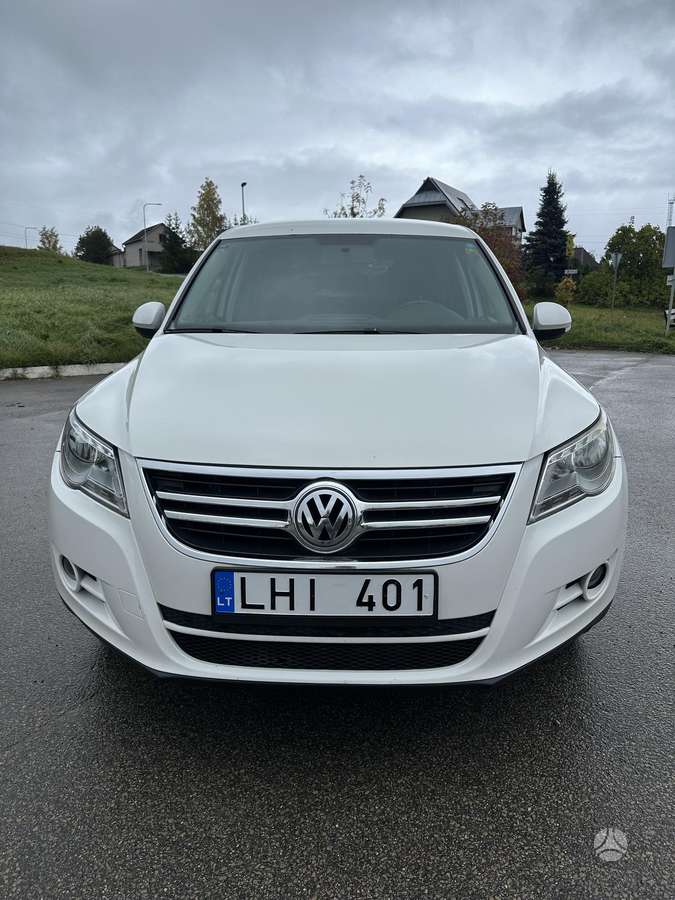 Volkswagen Tiguan 2010 — салон