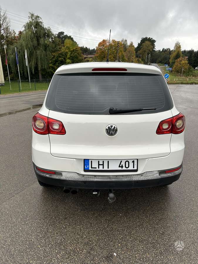 Volkswagen Tiguan 2010 — двигун 1968 cm³, 140 HP (103kW)