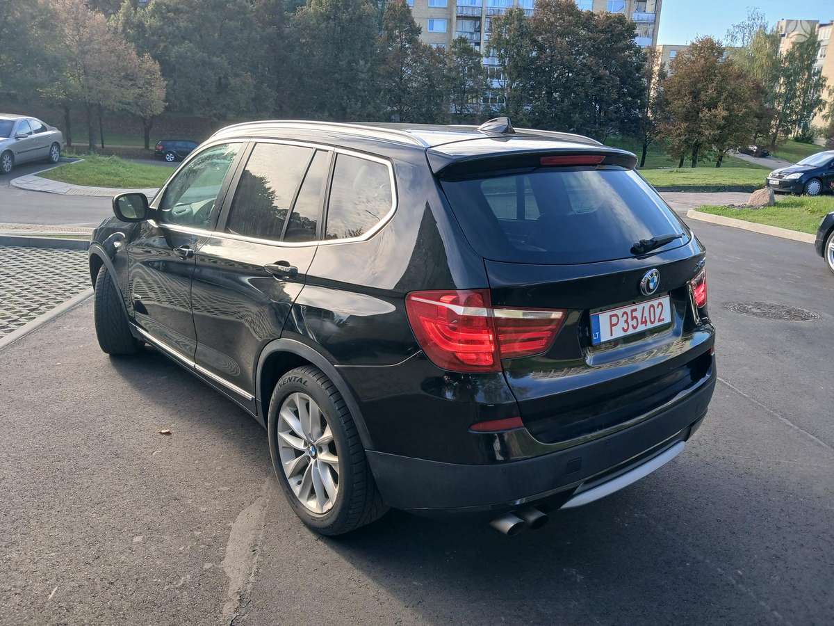 BMW X3 2011 — салон