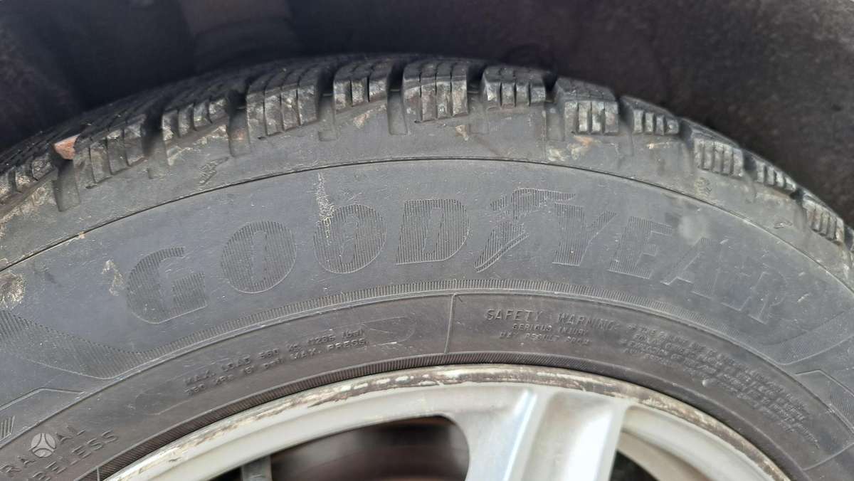 Hyundai i30 2010 — photo 12
