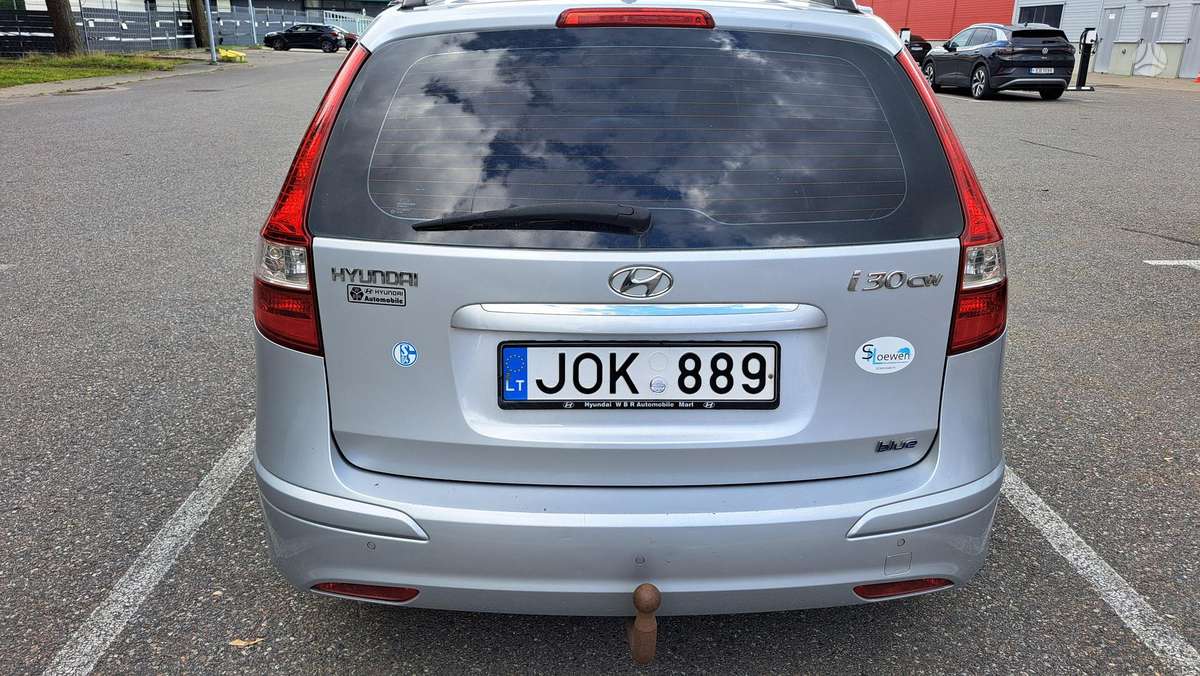 Hyundai i30 2010 — photo 7