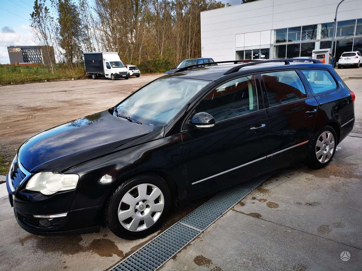 Volkswagen Passat 2009 — салон