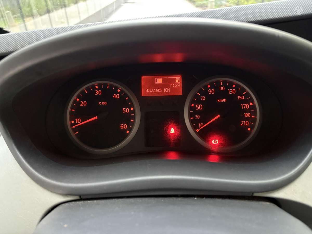 Renault Trafic 2013 — фото 13
