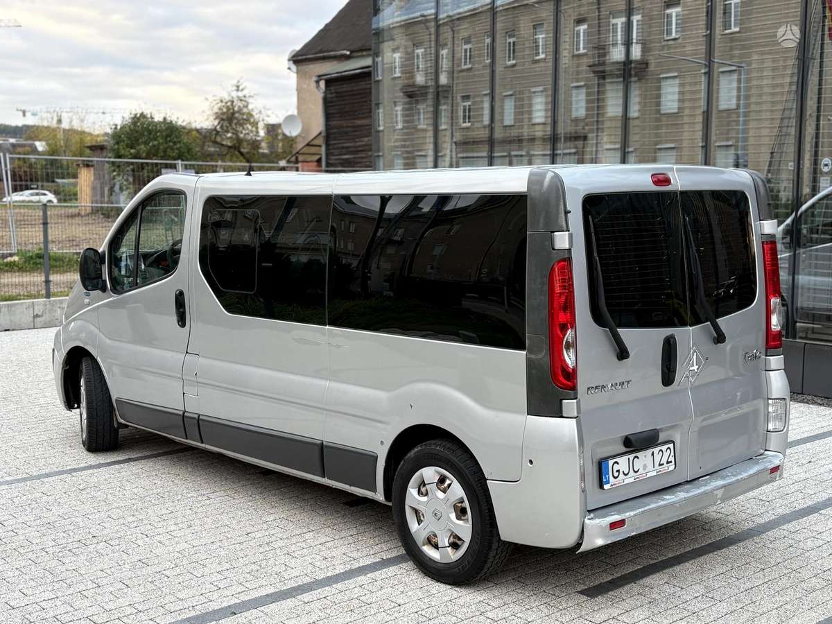 Renault Trafic 2013 — салон