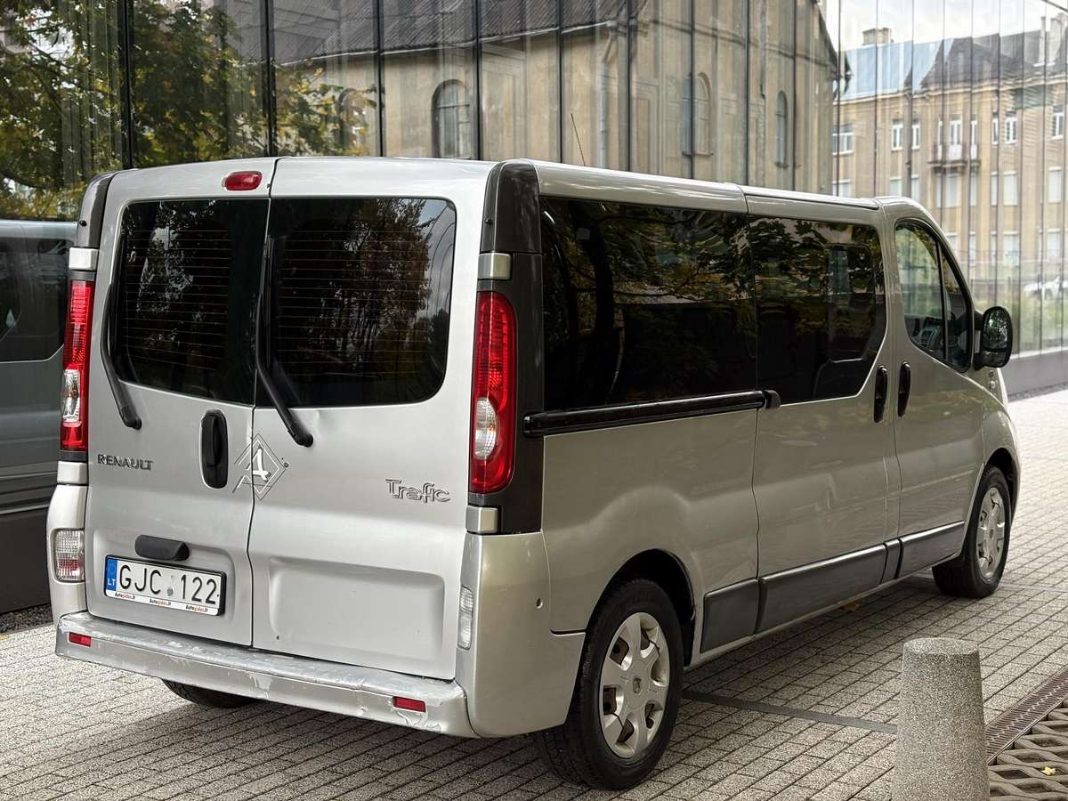 Renault Trafic 2013 — фото 7