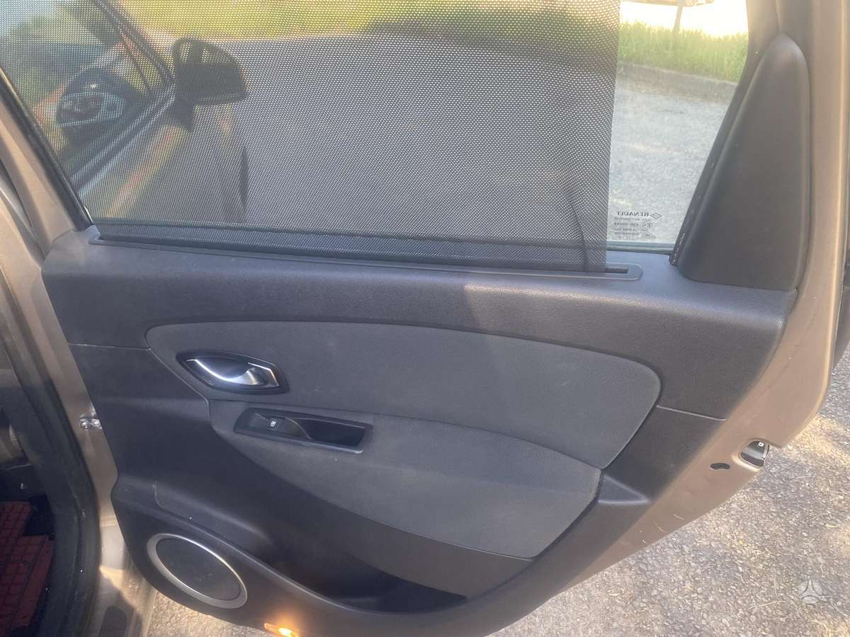 Renault Grand 2011 — photo 16