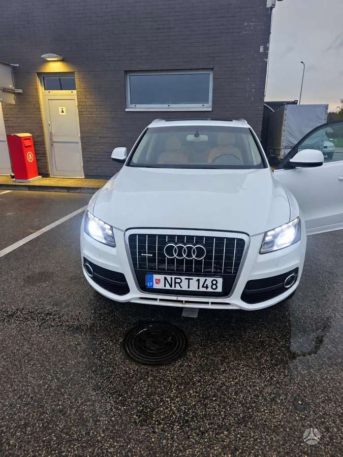 Audi Q5 2012 — rear view