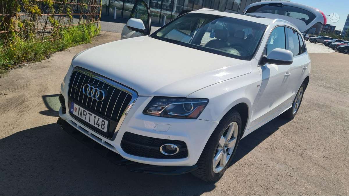 Audi Q5 2012 — interior