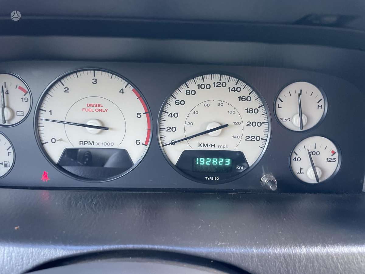Jeep Grand 2004 — photo 12