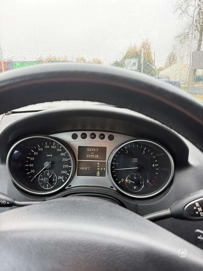 Mercedes-Benz ML320 2009 — photo 8