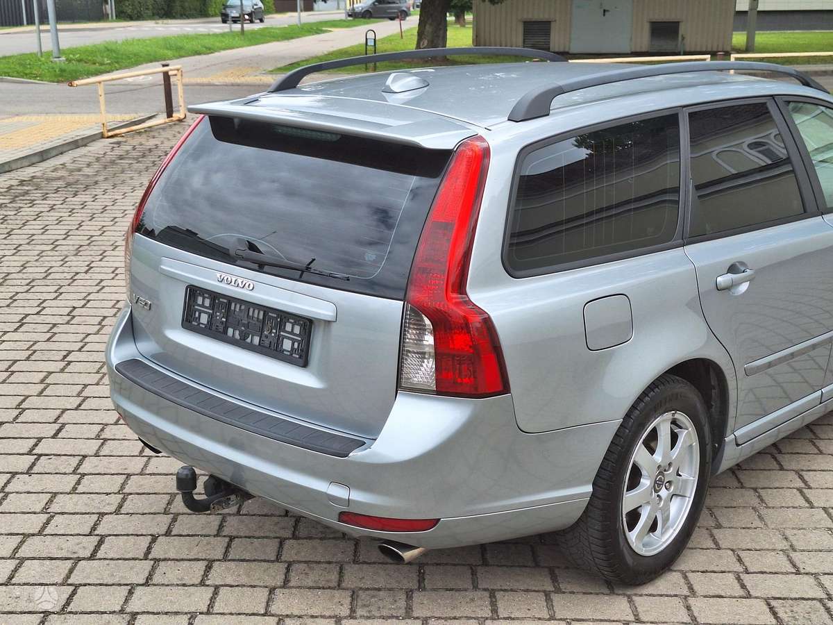 Volvo V50 2008 — photo 11