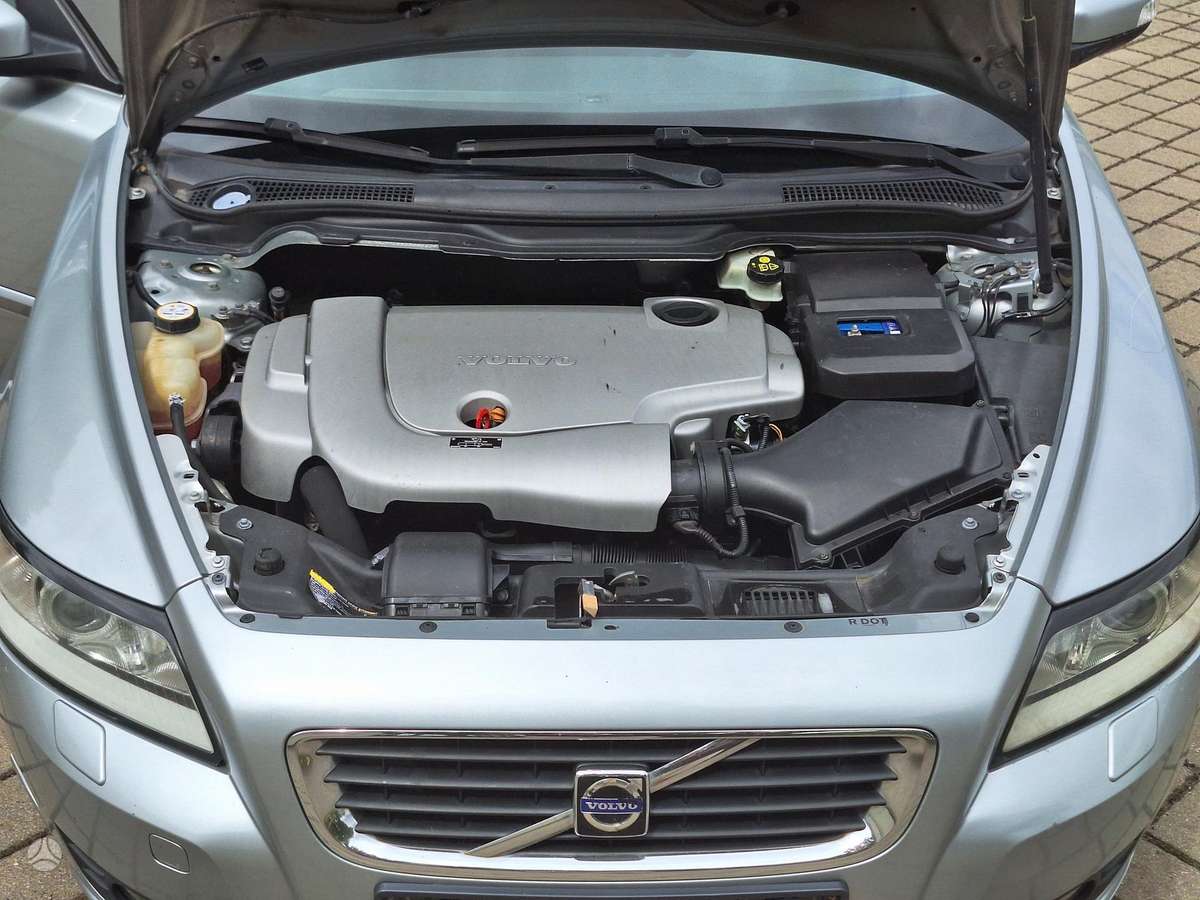 Volvo V50 2008 — photo 18