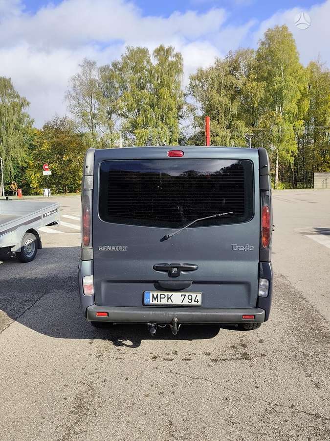 Renault Trafic 2004 — двигун 2463 cm³, 135 HP (99kW)