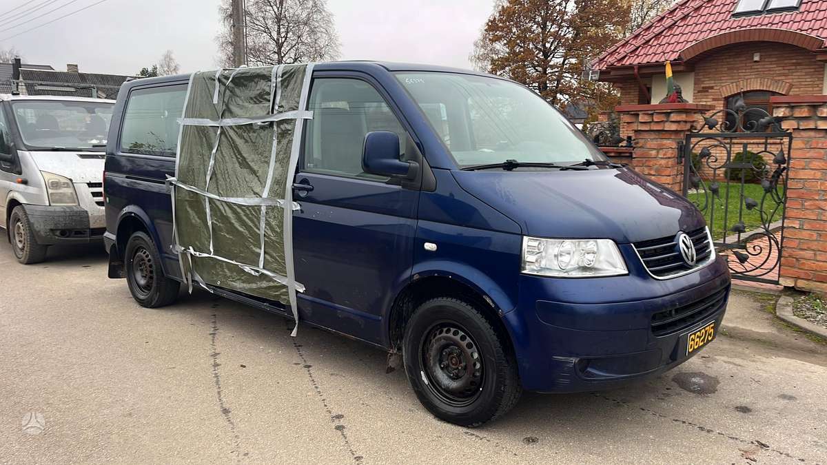 Volkswagen Caravelle 2006 — вигляд ззаду