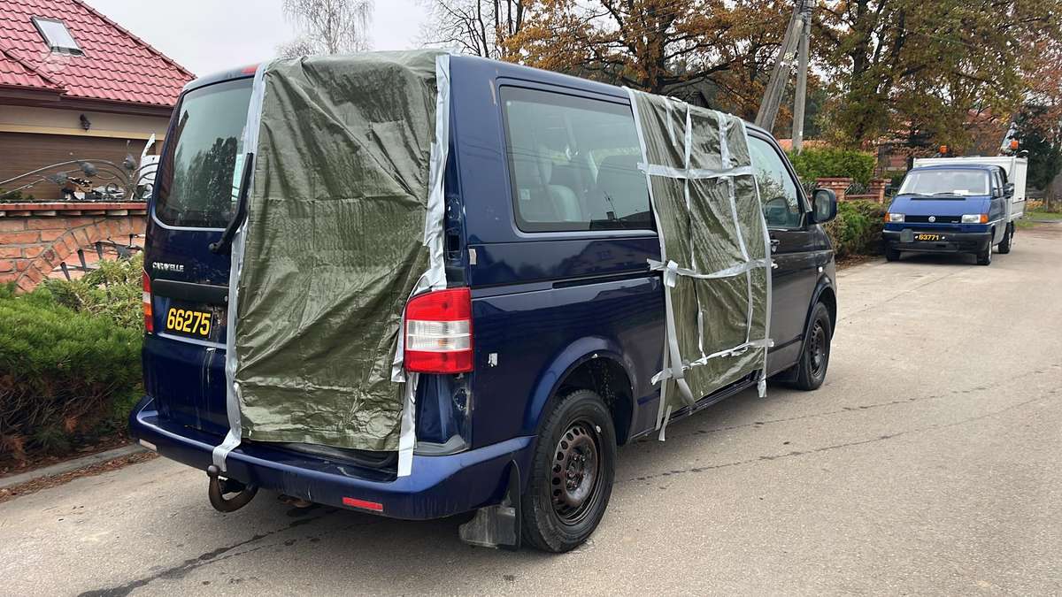 Volkswagen Caravelle 2006 — салон