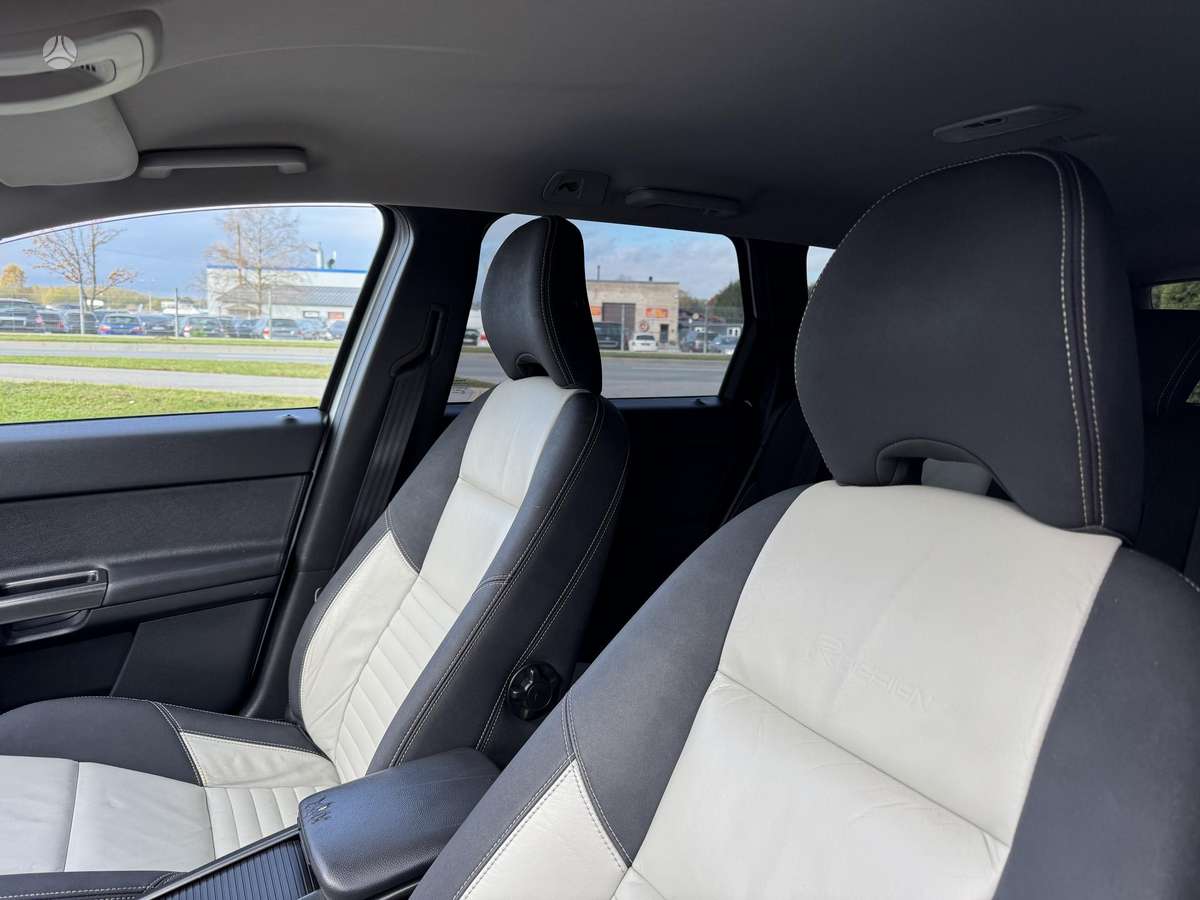 Volvo V50 2011 — photo 16