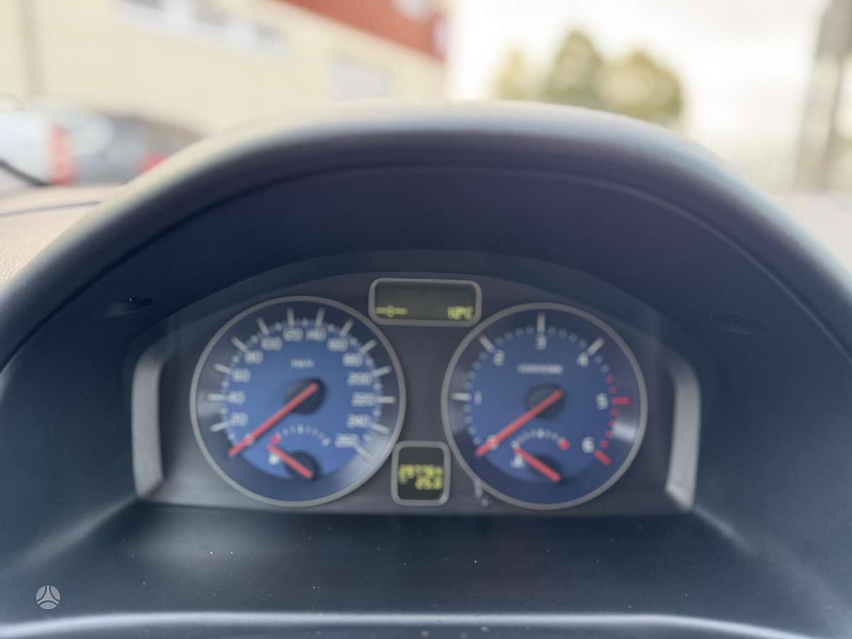 Volvo V50 2011 — photo 19