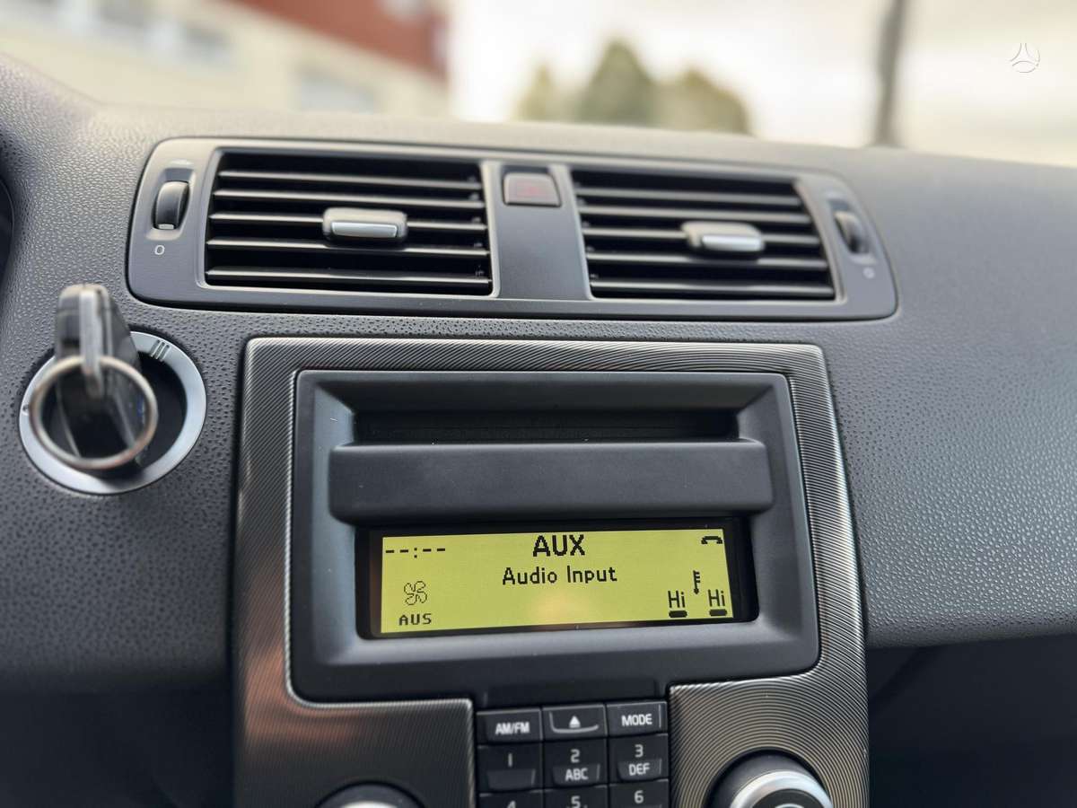 Volvo V50 2011 — photo 20