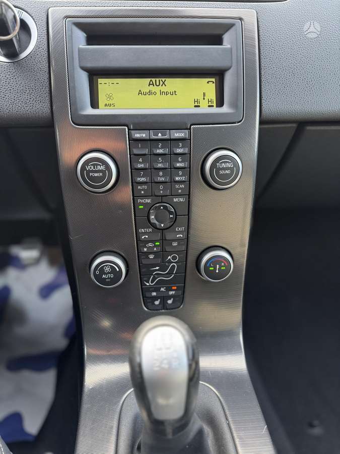 Volvo V50 2011 — photo 21
