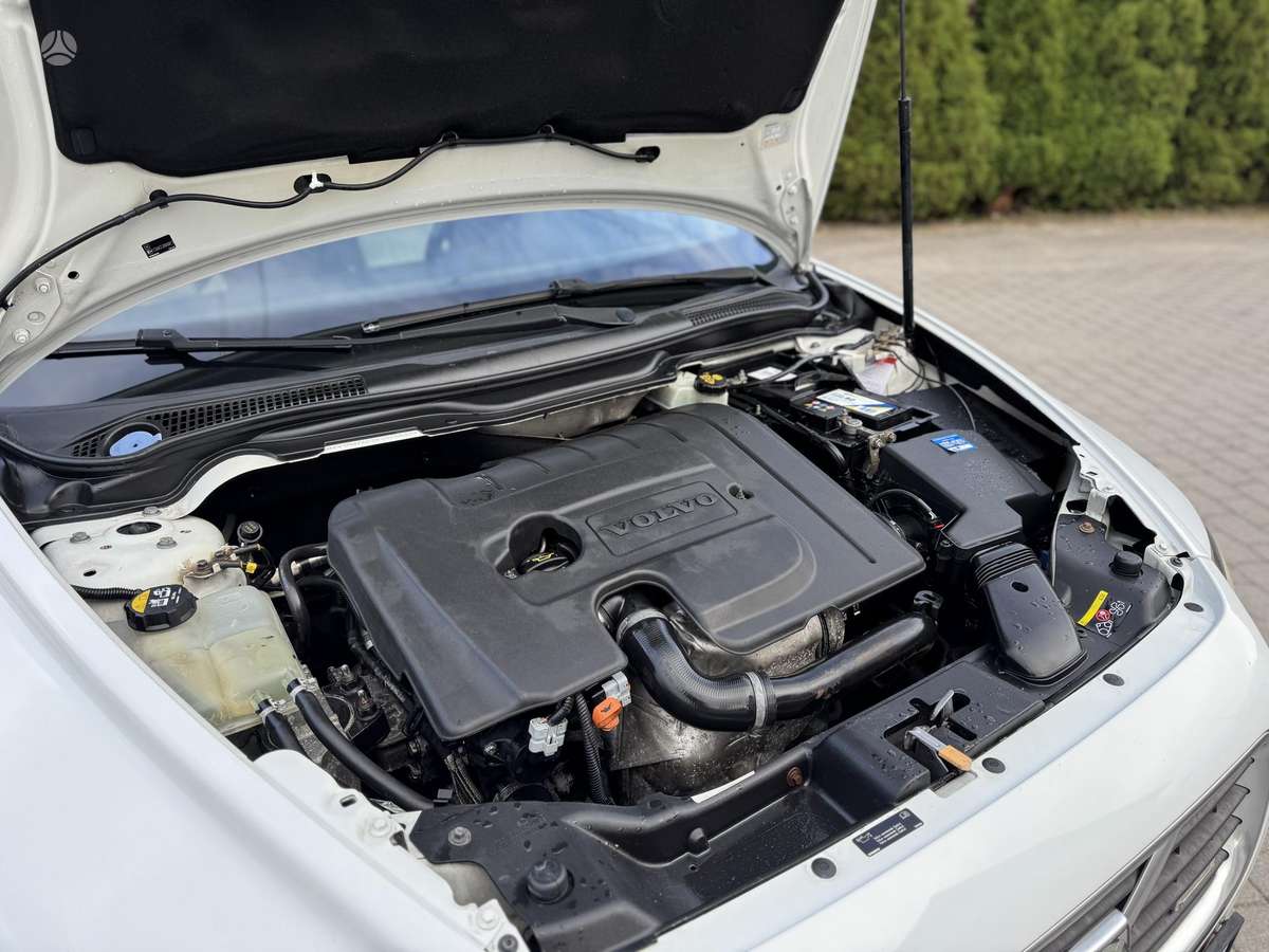 Volvo V50 2011 — photo 30