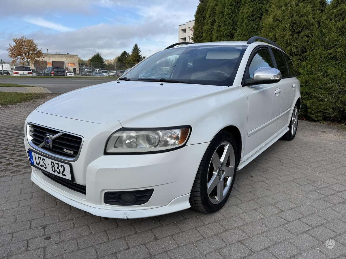 Volvo V50 2011 — engine 1560 cm³, 109 HP (80kW)