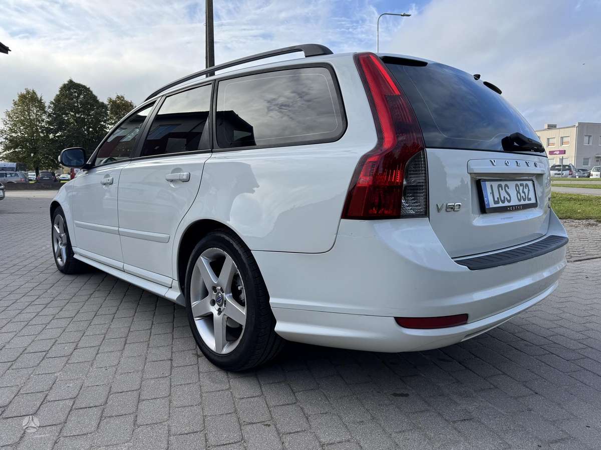 Volvo V50 2011 — photo 6
