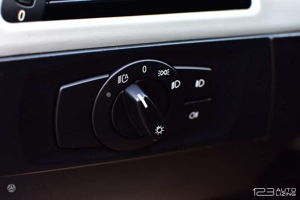 BMW 330 2008 — photo 13