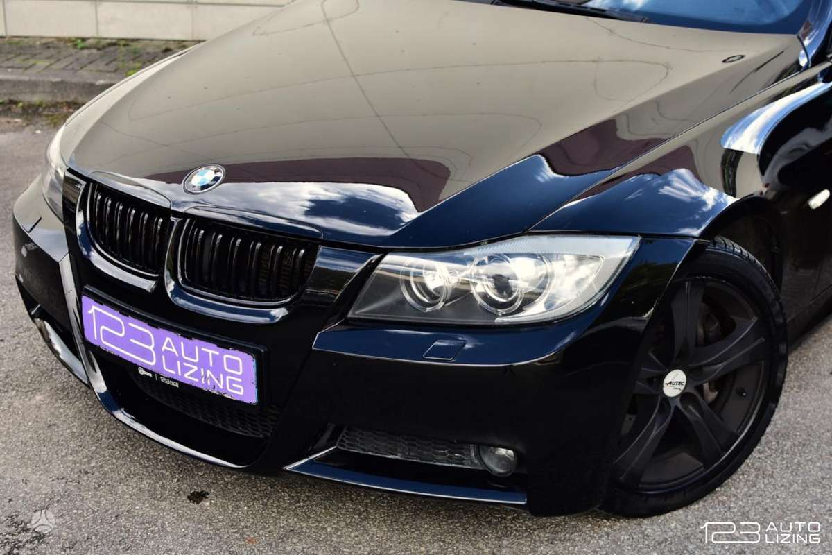 BMW 330 2008 — rear view