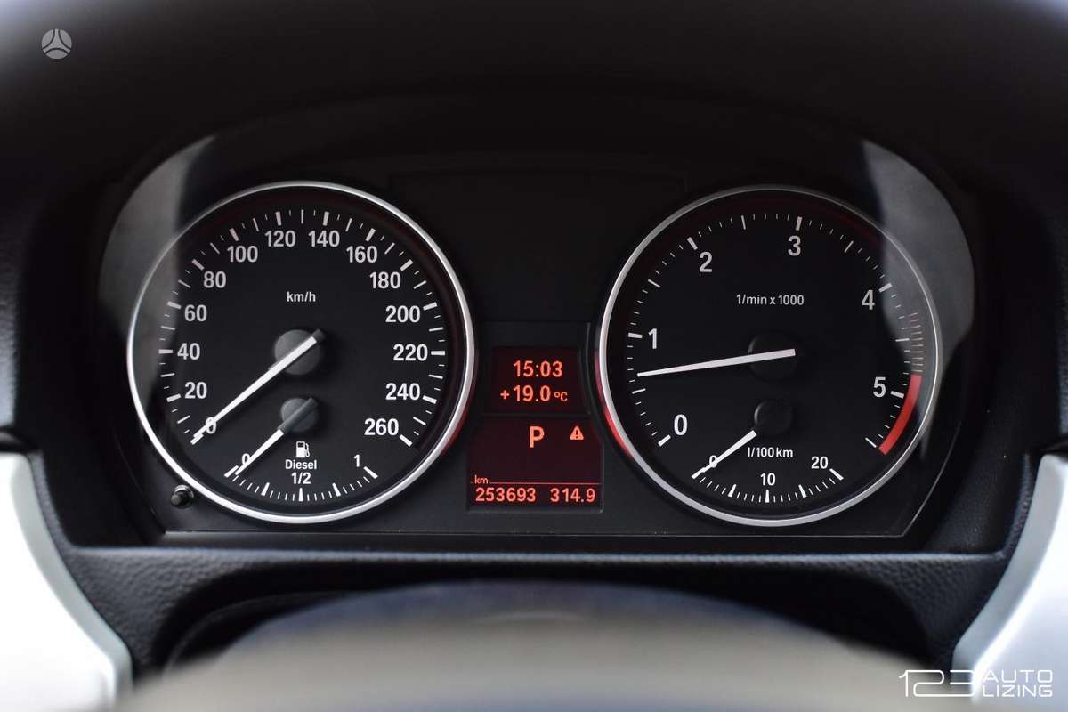 BMW 330 2008 — photo 21