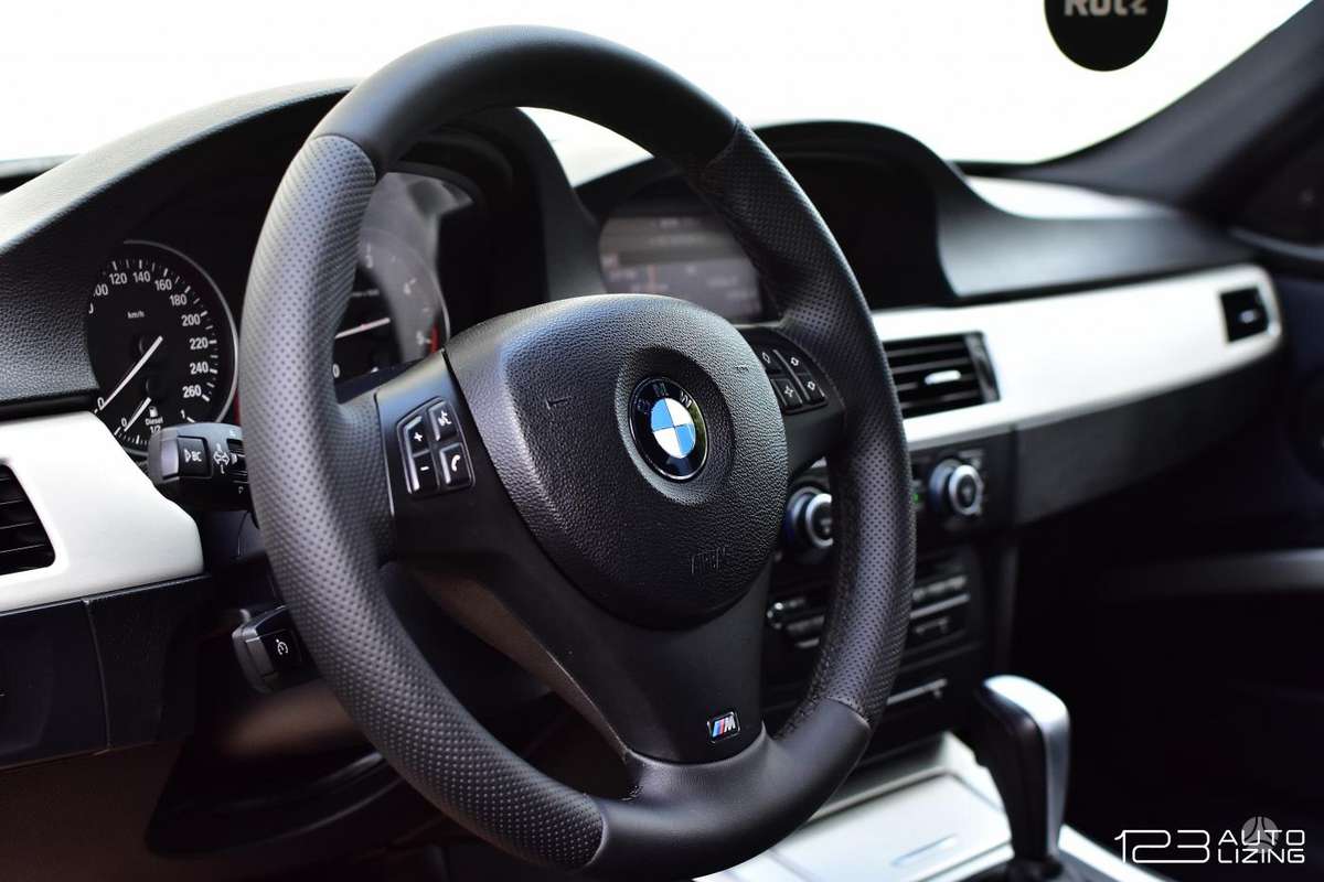 BMW 330 2008 — photo 22