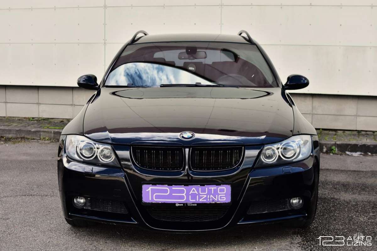 BMW 330 2008 — interior