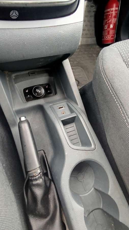 Ford Grand 2013 — photo 6
