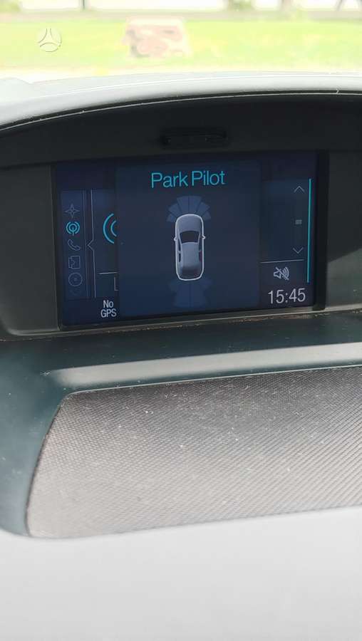 Ford Grand 2013 — photo 7