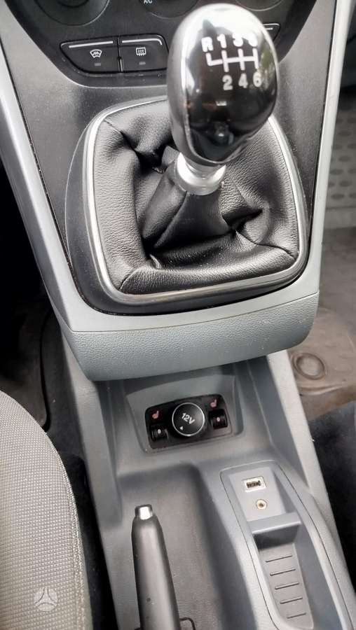 Ford Grand 2013 — photo 8