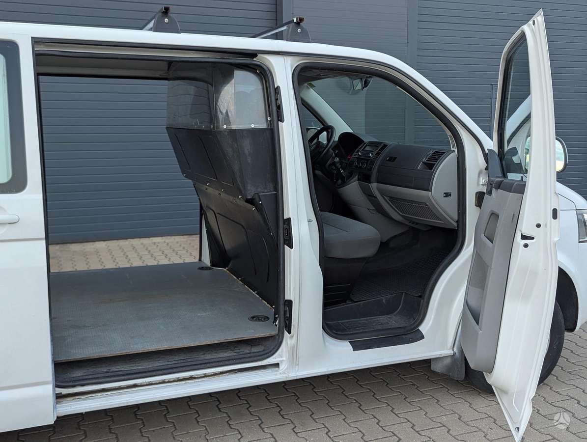 Volkswagen Transporter 2013 — photo 15
