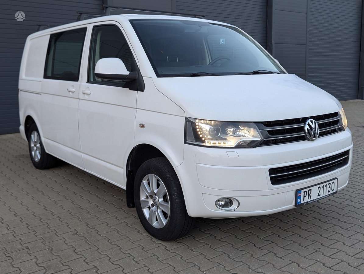 Volkswagen Transporter 2013 — rear view