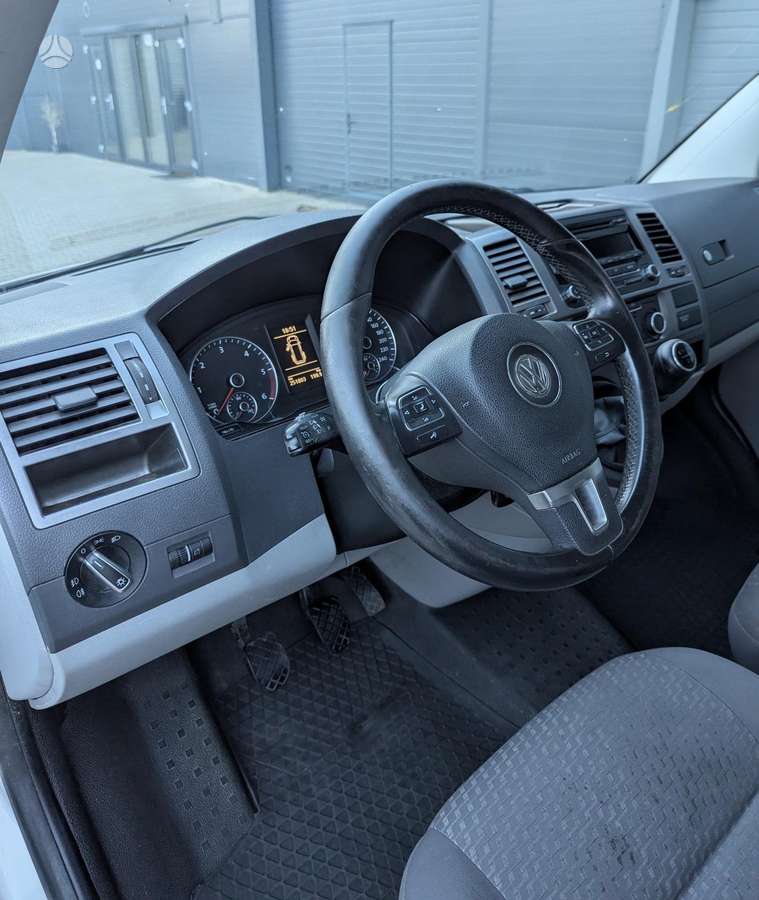 Volkswagen Transporter 2013 — photo 20