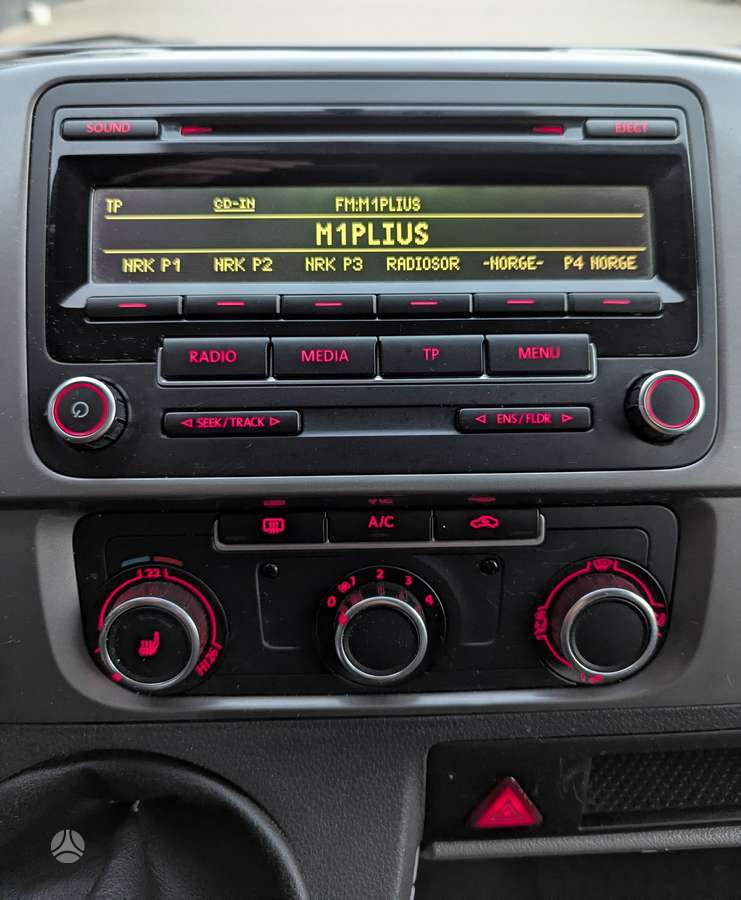 Volkswagen Transporter 2013 — photo 25