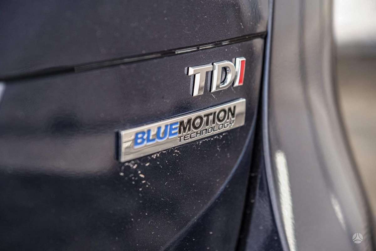 Volkswagen Passat 2011 — photo 14