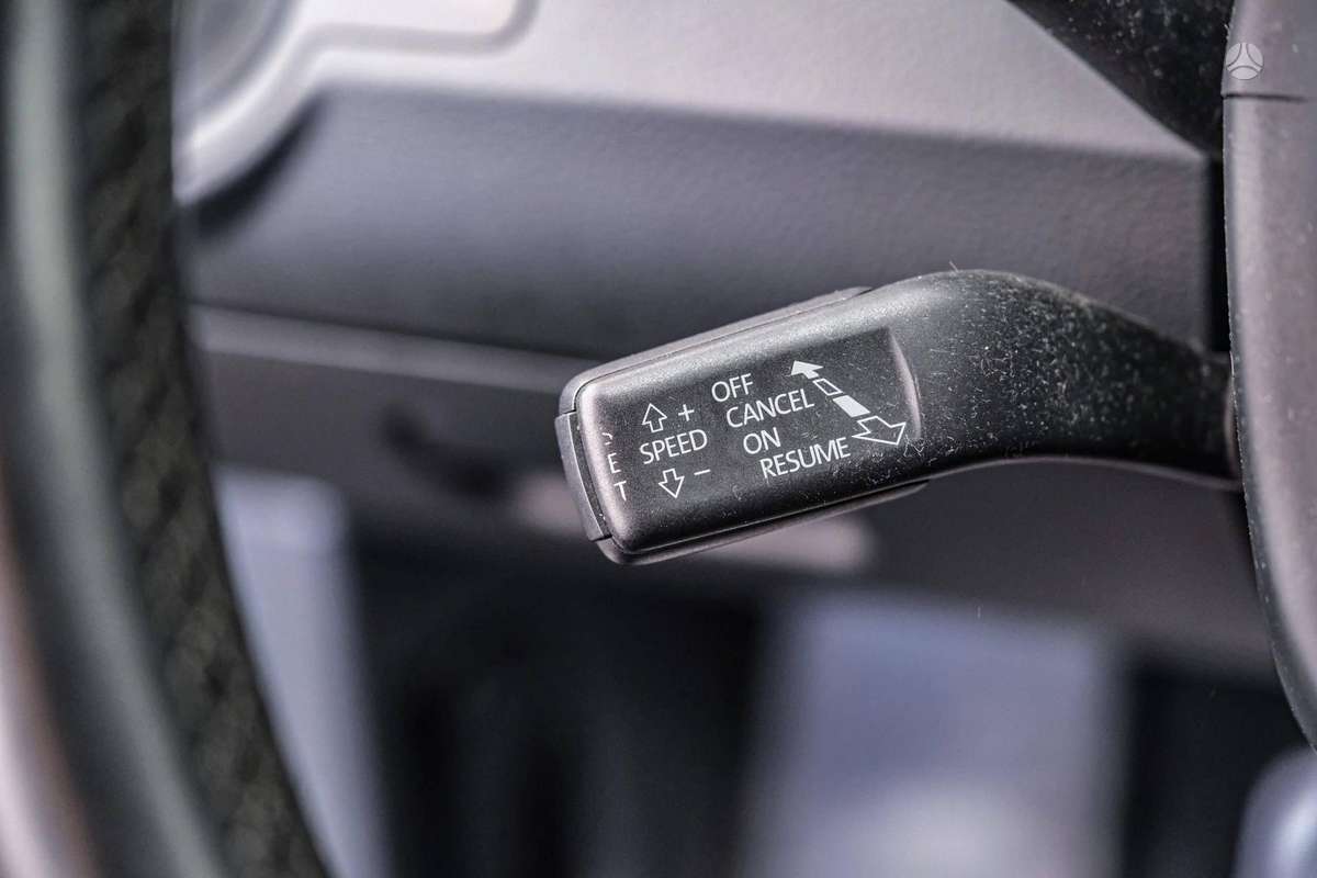 Volkswagen Passat 2011 — photo 18